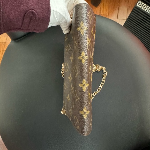 - Louis Vuitton Monogram Portefeiulle Sarah Long Bifold Wallet/converted - Picture 13 of 16